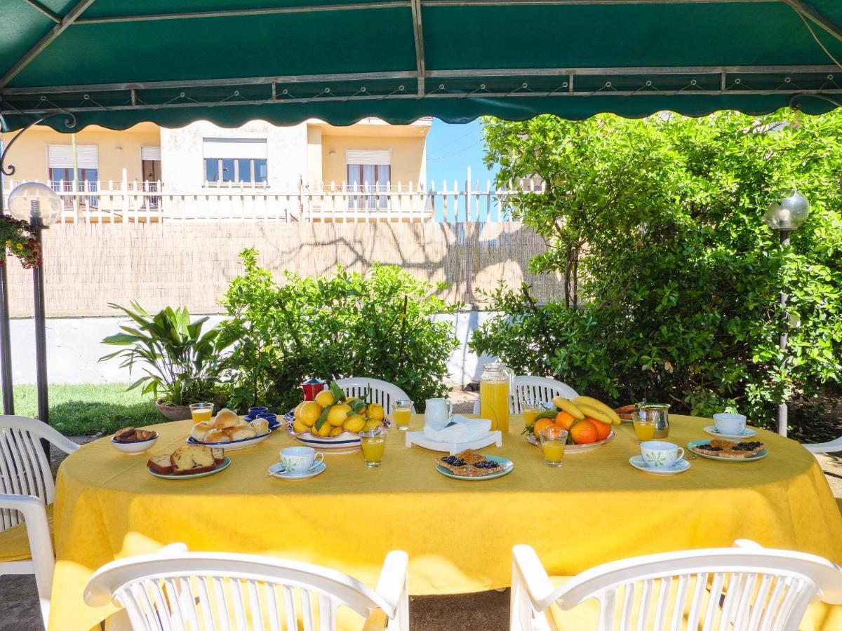 Villa Li Campi มัสซาลูเบรนเซ ภายนอก รูปภาพ