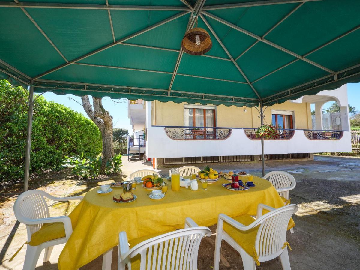 Villa Li Campi มัสซาลูเบรนเซ ภายนอก รูปภาพ