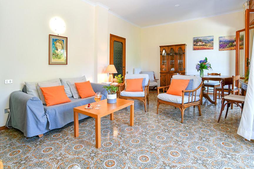 Villa Li Campi มัสซาลูเบรนเซ ภายนอก รูปภาพ
